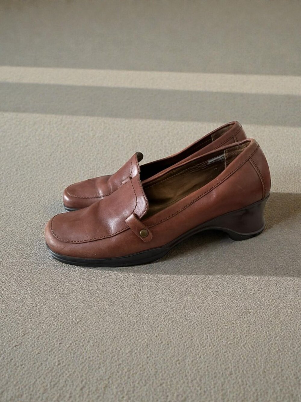 NATURALIZER Brown Leather Wedge Loafers Size 7